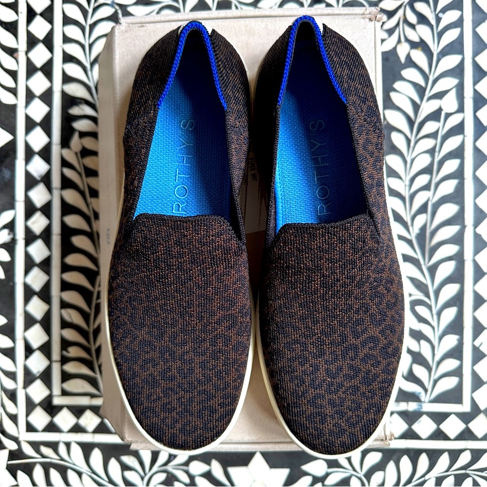 Rothys Original Slip On Sneaker size 7.5 Espresso Spot